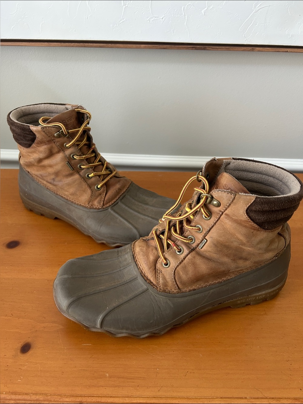 Sperry Duck Boots tan leather and brown